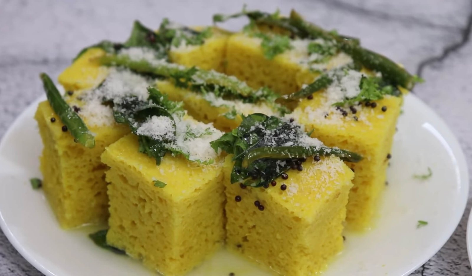 Dhokla Banane Ki Vidhi Bataiye - Dhokla Recipe In Hindii - khaman dhokla recipe 