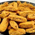 सफर हो या शाम की चाय, सिर्फ 5 min में बनाये गेहू के आटे से यह खस्ता नाश्ता | Masala Poori Recipe In Hindi