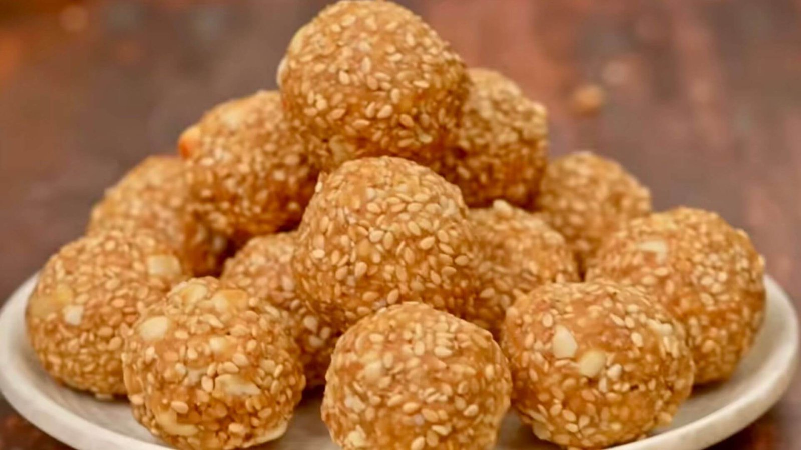 Til Ladoo Recipe With Jaggery